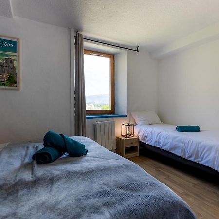 Bed and Breakfast Domaine Du Coq En Pat Augerolles Экстерьер фото