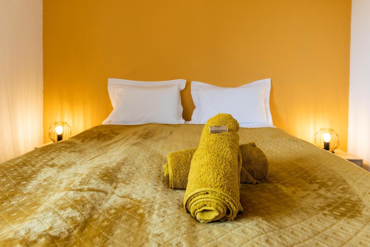 Bed and Breakfast Domaine Du Coq En Pat Augerolles Экстерьер фото