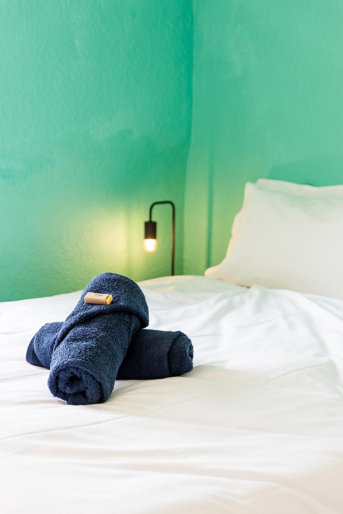 Bed and Breakfast Domaine Du Coq En Pat Augerolles Экстерьер фото